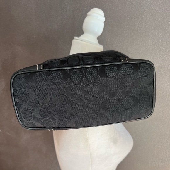 Coach canvas c signature hobo bag - Picture 7 of 15